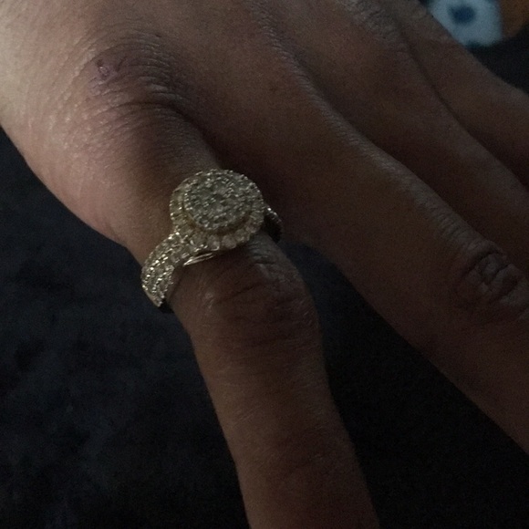 Ring - Picture 2 of 6